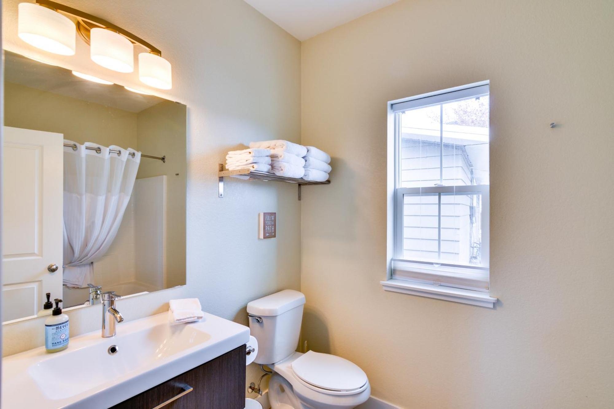 Downtown Buena Vista Condo Walk To River And Cafes! Bagian luar foto
